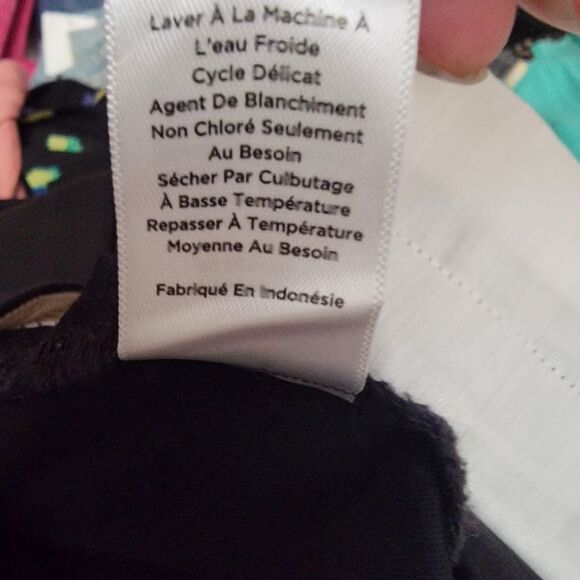 Talbots "The Perfect Crop" Pants. Size 8. - Picture 5 of 5